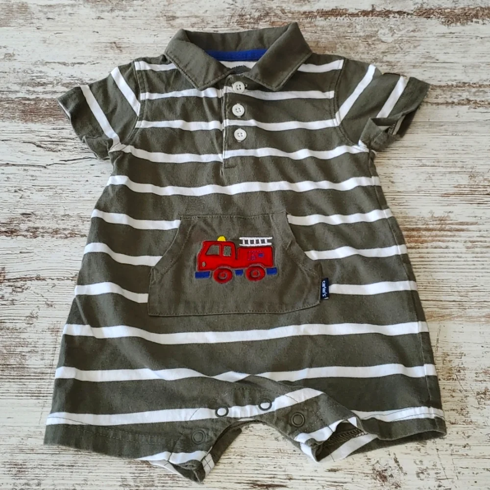 Boys Carter's romper size 6 months